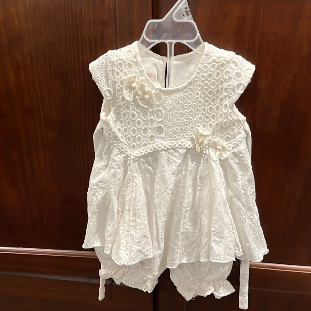 Isobella & Chloe - 24 months - baby girl eyelet white set